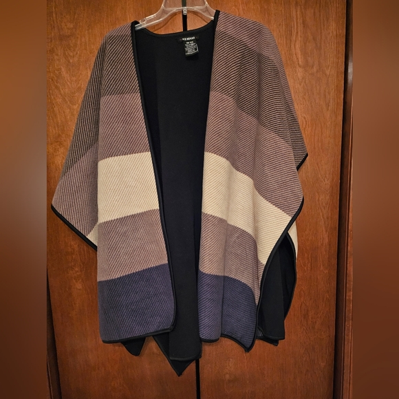 Ike Behar Jackets & Blazers - Ike Behar- Multi Color -Fleece Reversible Wrap -One Size Fits All